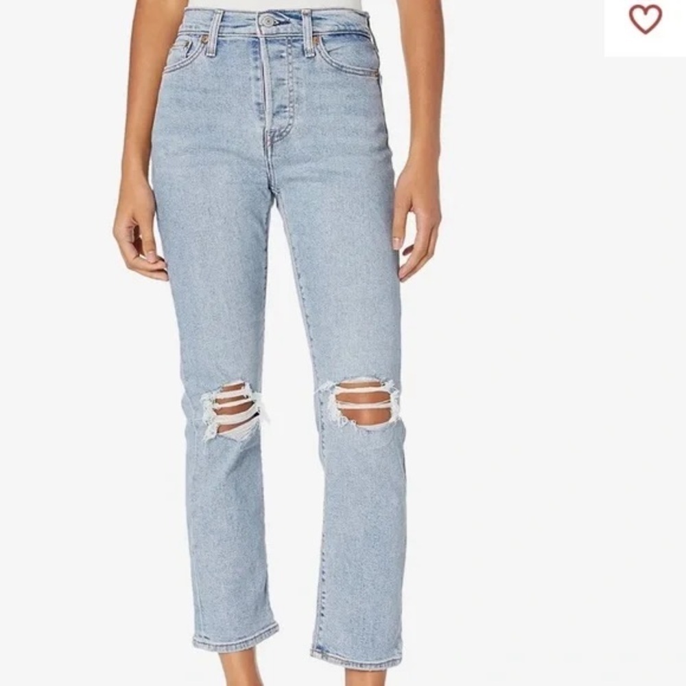 NWT Levi 501 Wedgie Straight Light Wash Size 26 Distressed